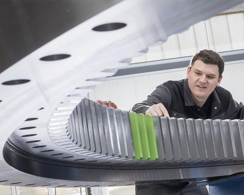 How-a-Slewing-Roller-Tragzeit